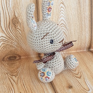 Drapp Nyuszi pöttyes szalagos - amigurumi- marokállat - játék & sport - plüssállat & játékfigura - nyuszi - Meska.hu