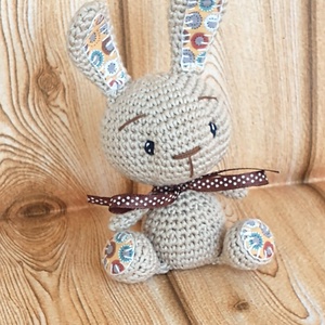 Drapp Nyuszi pöttyes szalagos - amigurumi- marokállat - játék & sport - plüssállat & játékfigura - nyuszi - Meska.hu