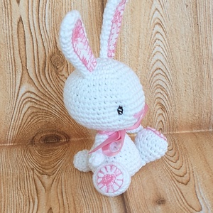 Fehér Nyuszi lány - rózsás - horgolt marokállat - játék & sport - plüssállat & játékfigura - nyuszi - Meska.hu