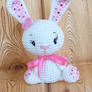 Fehér Nyuszi lány - szivecskés - pink szalagos - horgolt marokállat - játék & sport - plüssállat & játékfigura - nyuszi - Meska.hu