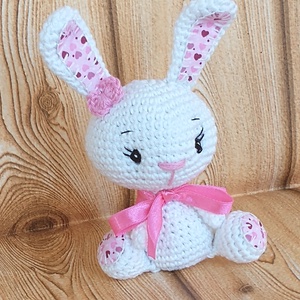 Fehér Nyuszi lány - szivecskés - pink szalagos - horgolt marokállat - játék & sport - plüssállat & játékfigura - nyuszi - Meska.hu