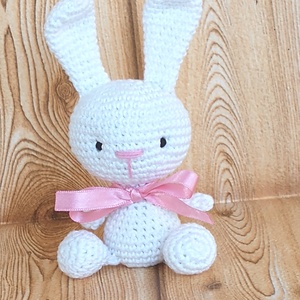 Fehér Nyuszi lány - horgolt marokállat - játék & sport - plüssállat & játékfigura - nyuszi - Meska.hu
