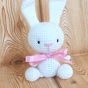 Fehér Nyuszi lány - horgolt marokállat - játék & sport - plüssállat & játékfigura - nyuszi - Meska.hu