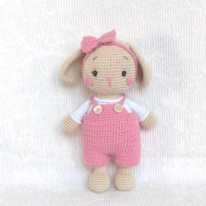 Rózsaaszín nadrágos nyuszika - horgolt figura, Játék & Sport, Baba & babaház, Öltöztethető baba, Horgolás, MESKA