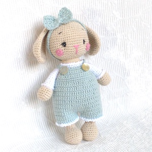 Bézs horgolt nyuszi lány - Világoskék nadrágos nyuszika - horgolt figura - játék & sport - baba & babaház - öltöztethető baba - Meska.hu
