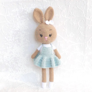 Bézs - horgolt nyuszilány - világoskék ruhás - horgolt nyuszi figura - Meska.hu