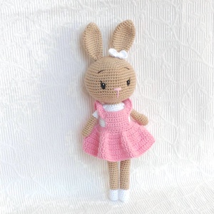Bézs - horgolt nyuszilány - rózsaszín ruhás - horgolt nyuszi figura - játék & sport - plüssállat & játékfigura - nyuszi - Meska.hu