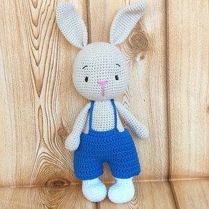 Horgolt nyúl - kék nadrágban 1 -horgolt figura - Meska.hu