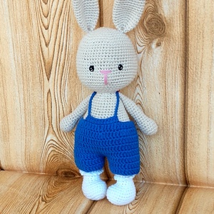 Horgolt nyúl - 2. levehető nadrágban  -horgolt figura, Játék & Sport, Plüssállat & Játékfigura, Nyuszi, Horgolás, MESKA