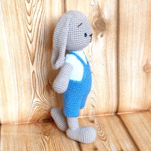 Nyuszi Dani - világoskék nadrágos - horgolt figura  - játék & sport - plüssállat & játékfigura - nyuszi - Meska.hu
