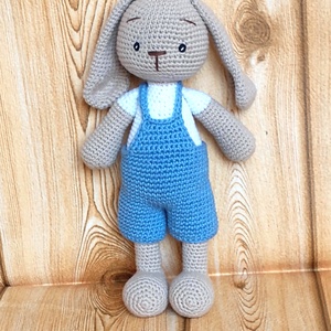 Nyuszi Dani - világoskék nadrágos - horgolt figura  - játék & sport - plüssállat & játékfigura - nyuszi - Meska.hu