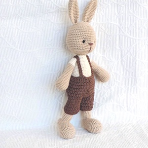 Nyuszi fiú - levehető nadrágban - horgolt nyúl figura - Meska.hu