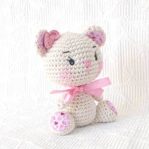  Maci lány - rózsaszín - szívecskés - egyedi - horgolt marokállat - amigurumi - Meska.hu