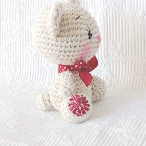  Maci lány - bordó rózsás - egyedi - horgolt marokállat - amigurumi - játék & sport - plüssállat & játékfigura - maci - Meska.hu