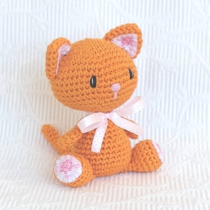 Vörös cica rózsákkal - horgolt cica - amigurumi figura - Meska.hu