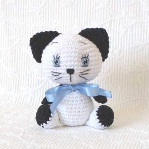 Fekete - fehér Cica  - kék szemű - amigurumi figura - játék & sport - plüssállat & játékfigura - cica - Meska.hu