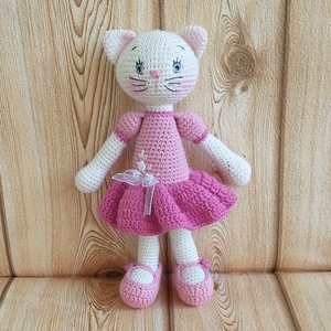 Egyedi - Hímzett ruhás- horgolt fehér cicalány - rózsaszín-pink - horgolt figura, Játék & Sport, Plüssállat & Játékfigura, Cica, , MESKA