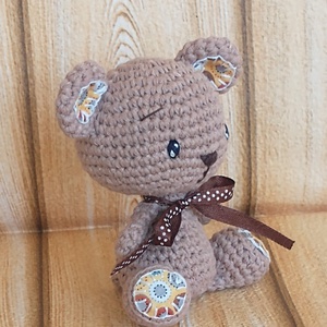  Barna - horgolt Maci - pöttyös szalagos -amigurumi - marokállat - játék & sport - plüssállat & játékfigura - maci - Meska.hu
