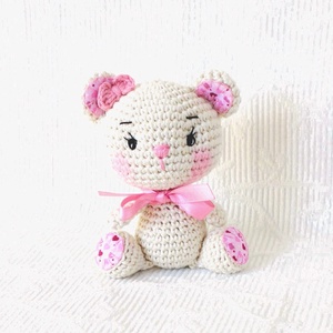  Maci lány - rózsaszín - szívecskés - egyedi - horgolt marokállat - amigurumi - játék & sport - plüssállat & játékfigura - maci - Meska.hu