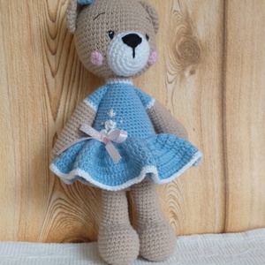 Egyedi amigurumi Mackó lány -egyedi himzett kék ruhás - horgolt figura - játék & sport - plüssállat & játékfigura - maci - Meska.hu