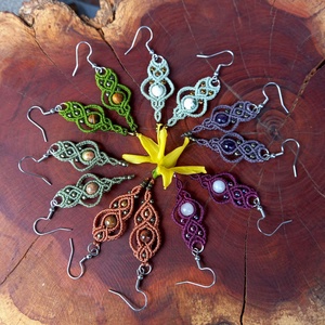 Tigrisszem gyöngyös makramé fülbevaló  - ékszer - fülbevaló - lógó fülbevaló - Meska.hu