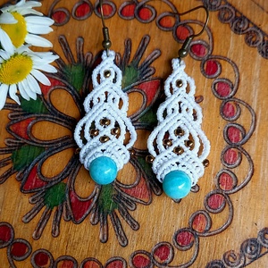 Amazonit gyöngyös ,fehér,makramé fülbevaló - ékszer - fülbevaló - lógó fülbevaló - Meska.hu