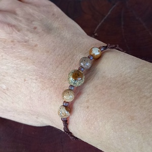 Mahagony barna/jáspis,makramé karkötő  - ékszer - karkötő - gyöngyös karkötő - Meska.hu