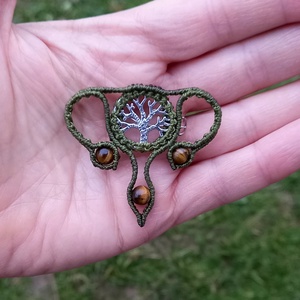 Nőiség , makramé bross - ékszer - kitűző és bross - Meska.hu