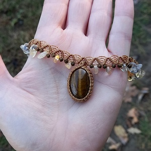 Tigrisszem/citrin, makramé nyaklánc  - ékszer - nyaklánc - medálos nyaklánc - Meska.hu