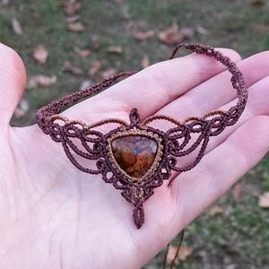 Mátrai achát/mahagony makramé nyaklánc  - ékszer - nyaklánc - medálos nyaklánc - Meska.hu