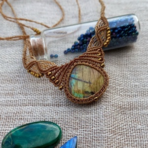 Óarany/labradorit, makramé nyaklánc , Ékszer, Nyaklánc, Medálos nyaklánc, Csomózás, MESKA