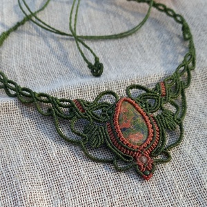 Unakit/olívazöld ,makramé nyaklánc  - Meska.hu