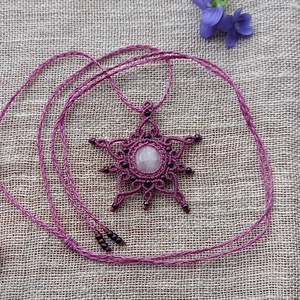 Rózsakvarc mandalácska,makramé nyaklánc , Ékszer, Nyaklánc, Medálos nyaklánc, Csomózás, MESKA