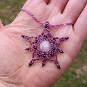 Rózsakvarc mandalácska,makramé nyaklánc  - ékszer - nyaklánc - medálos nyaklánc - Meska.hu