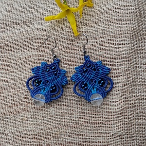 Lili /  hegyikristály makramé fülbevaló  - ékszer - fülbevaló - lógó fülbevaló - Meska.hu