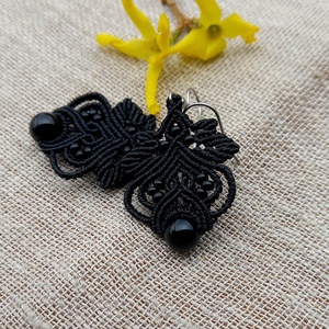 Lili/ ónix/fekete makramé fülbevaló  - ékszer - fülbevaló - lógó fülbevaló - Meska.hu