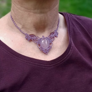 Rózsakvarc/antik lila makramé nyaklánc  - ékszer - nyaklánc - medálos nyaklánc - Meska.hu