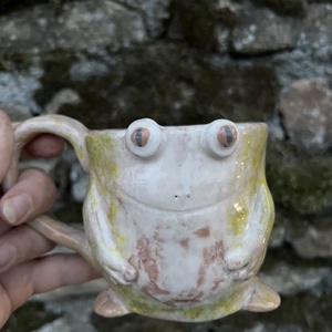 Vidám béka bögre  tökéletes ajándék, 400 ml - otthon & életmód - konyhafelszerelés, tálalás - tálalás - bögre & csésze - Meska.hu Vidám béka bögre  tökéletes ajándék, 400 ml - otthon & életmód - konyhafelszerelés, tálalás - tálalás - bögre & csésze - Meska.hu