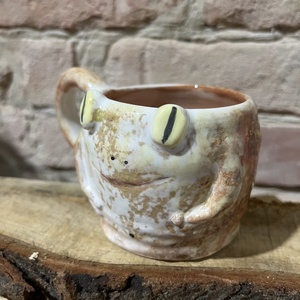 Vidám béka bögre  tökéletes ajándék, kb  350 ml - otthon & életmód - konyhafelszerelés, tálalás - tálalás - bögre & csésze - Meska.hu