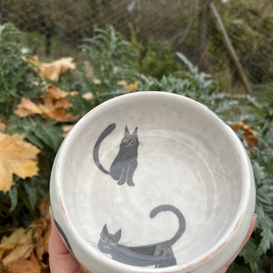 Kézzel festett mély kerámia tál � Fekete macskák  - otthon & életmód - konyhafelszerelés, tálalás - tálalás - tányér & étkészlet - Meska.hu