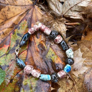 Karkötő  a föld erejével 20 cm, Ékszer, Karkötő, Bogyós karkötő, , MESKA