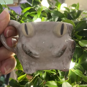 Vidám kicsi béka bögre  tökéletes espressohoz, kb. 150 ml - otthon & életmód - konyhafelszerelés, tálalás - tálalás - bögre & csésze - Meska.hu