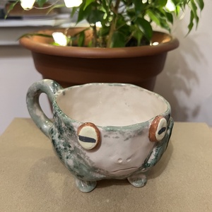 Vidám béka bögre  tökéletes ajándék, kb  250 ml - otthon & életmód - konyhafelszerelés, tálalás - tálalás - bögre & csésze - Meska.hu