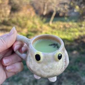 Vidám kicsi béka bögre  tökéletes espressohoz, kb. 150 ml, Otthon & Életmód, Konyhafelszerelés, tálalás, Tálalás, Bögre & Csésze, Kerámia, MESKA