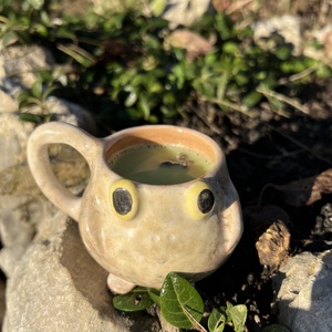 Vidám kicsi béka bögre  tökéletes espressohoz, kb. 150 ml - otthon & életmód - konyhafelszerelés, tálalás - tálalás - bögre & csésze - Meska.hu