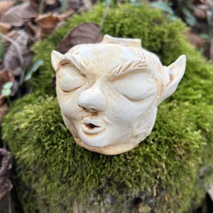 Kézzel készített kerámia troll füstölőtartó � visszaáramló füstölőkhöz, boszorkányos hangulat, goblincore otthoni dekor - Meska.hu