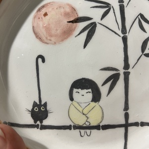 Kézzel festett desszertes tányér  kislány, cica és bambusz (15 cm) - otthon & életmód - konyhafelszerelés, tálalás - tálalás - tányér & étkészlet - Meska.hu