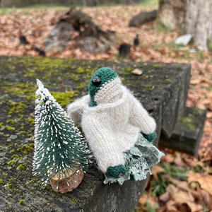 Kézzel Készített Téli Békácska, 13 cm, Otthon & Életmód, Dekoráció, Dísztárgy, Horgolás, MESKA