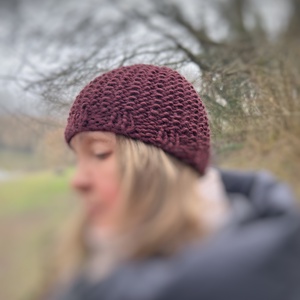 Bordó kötött női sapka gyapjúból - Meska.hu