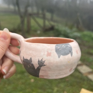 Macskajaj � Kézzel festett egyedi kerámia bögre (360� macskaélmény) - Meska.hu